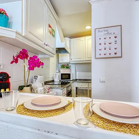 Inloveapartments - Alfama Balcony Apartament *